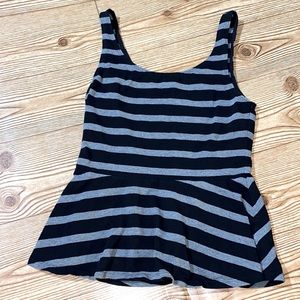 🌻3/$18 Express fitted sleeveless top sz Small